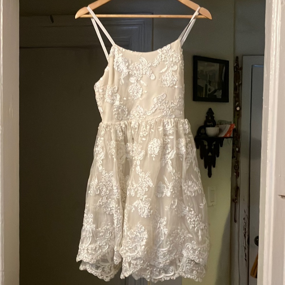 Alice + Olivia Rora Lace-Overlay Dress